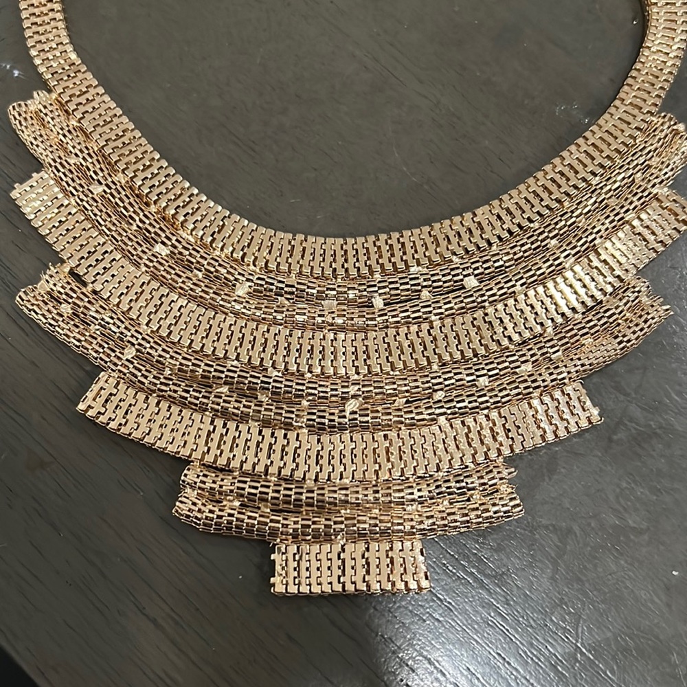 Statement necklace